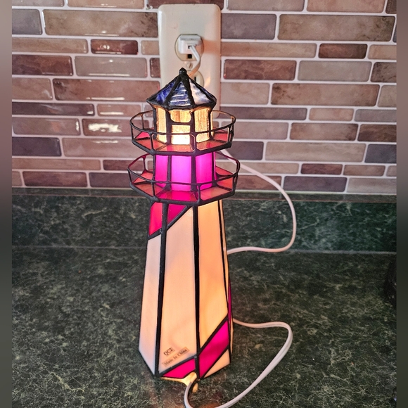 Stained Glass Lighthouse - Picture 4 of 4
